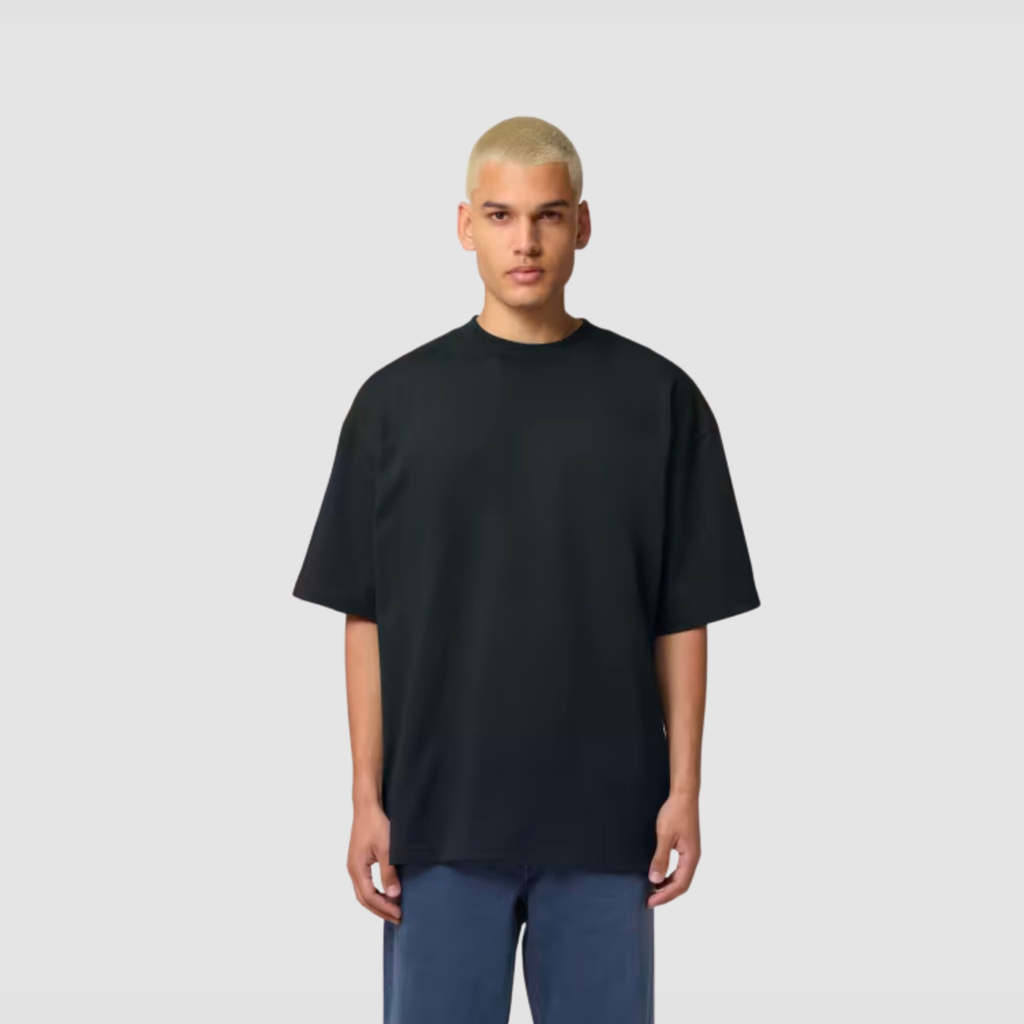 Model trägt Undiagnosed T-Shirt von CDR