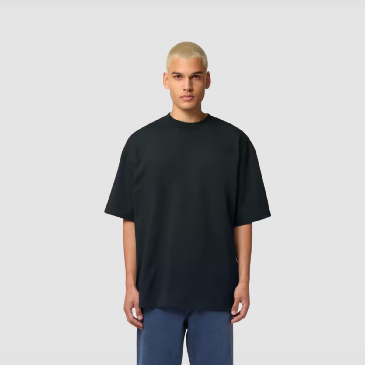 Model trägt Undiagnosed T-Shirt von CDR