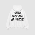 I Wonder If Life Smokes After It F*cks Me Hoodie – Rückenansicht mit Print | CDR